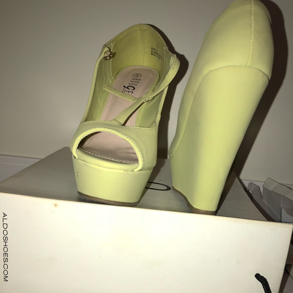Rouge wedges